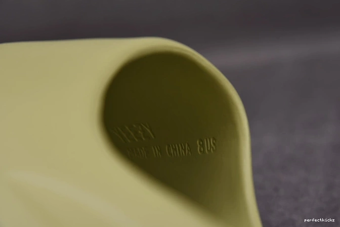 Adidas Resin Yeezy GZ5551 Slide 0724